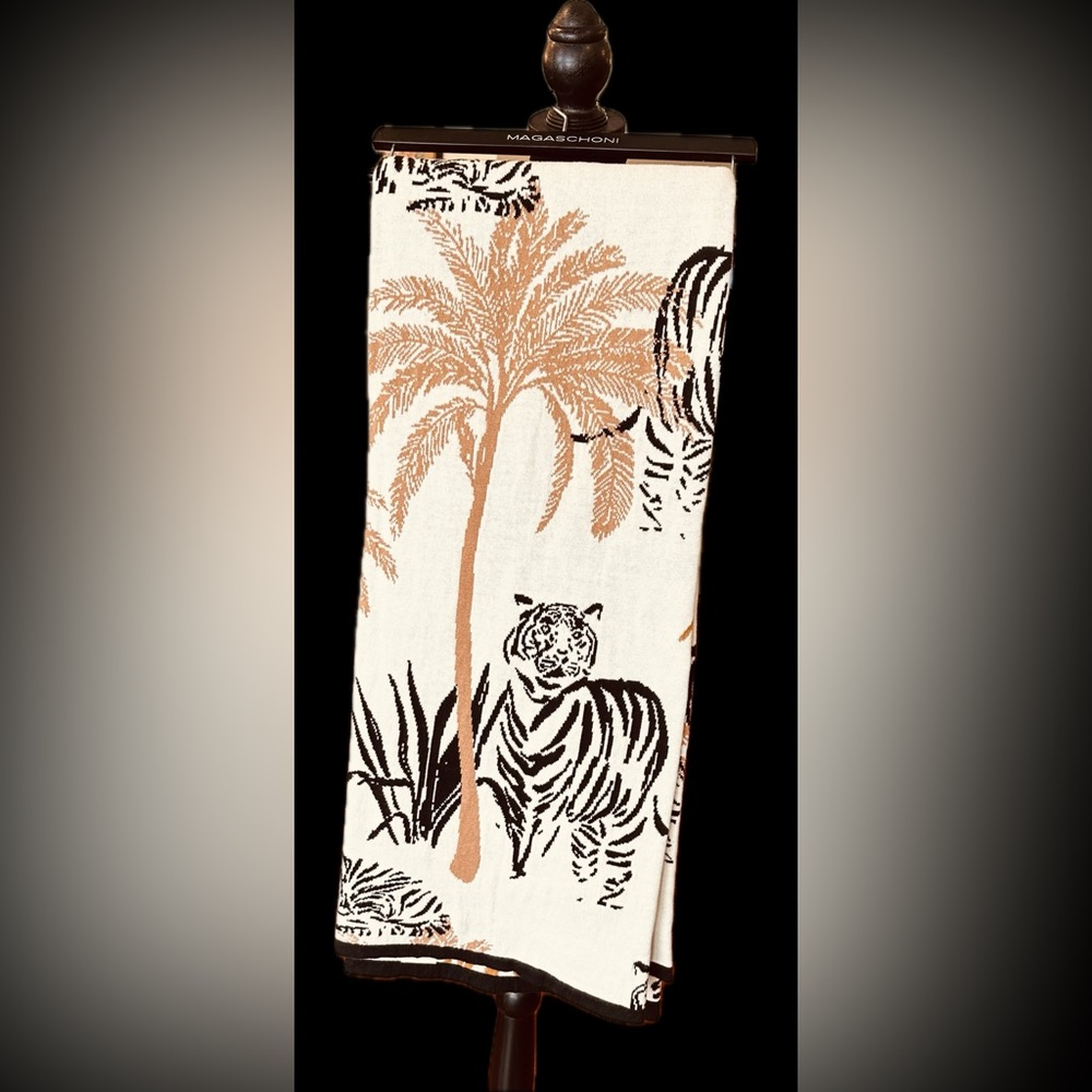 NWT Magaschoni Animal Print 50”x60” Blanket - Picture 2 of 3